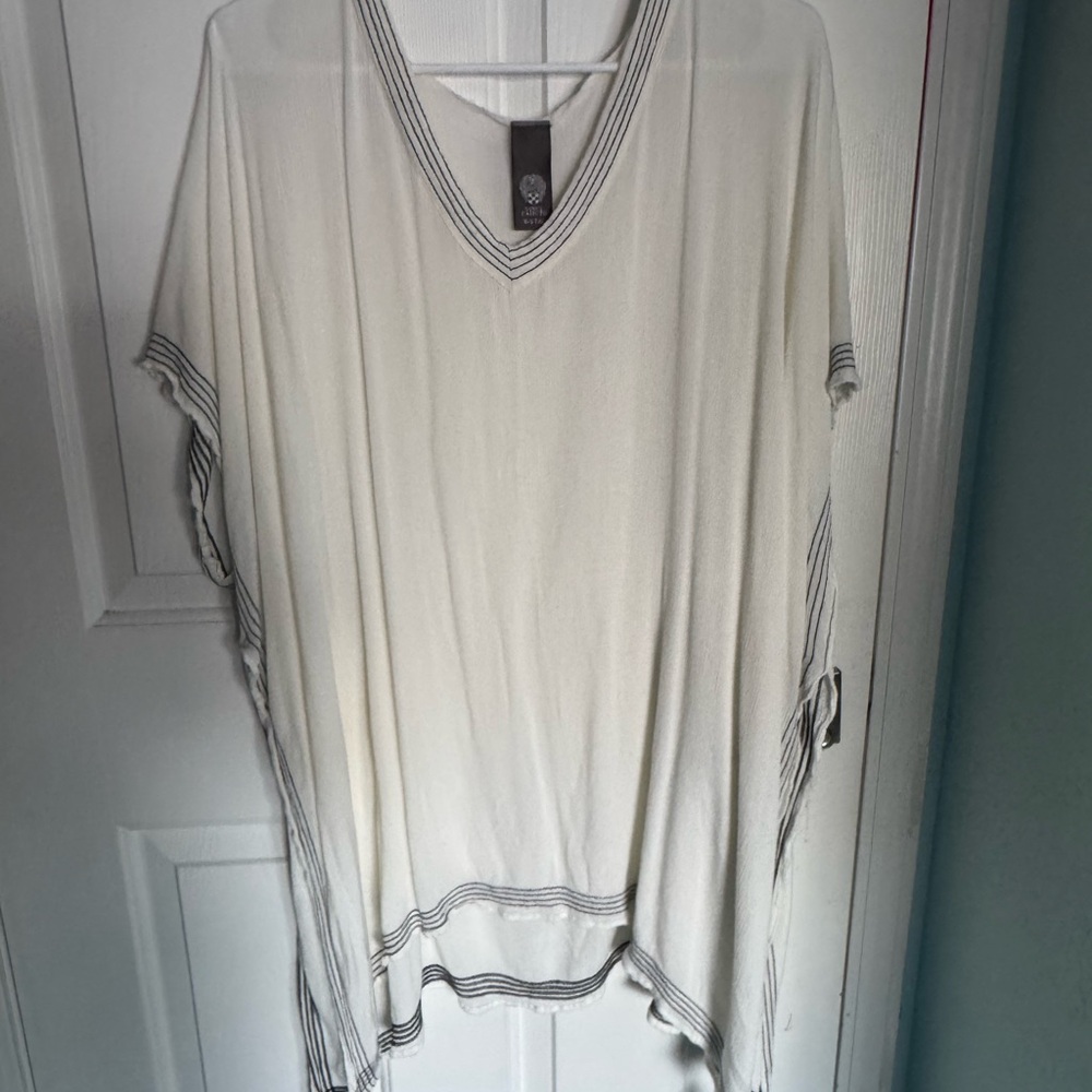Vince Camuto White V-Neck Tunic with Black Trim - Swimsuit cover up